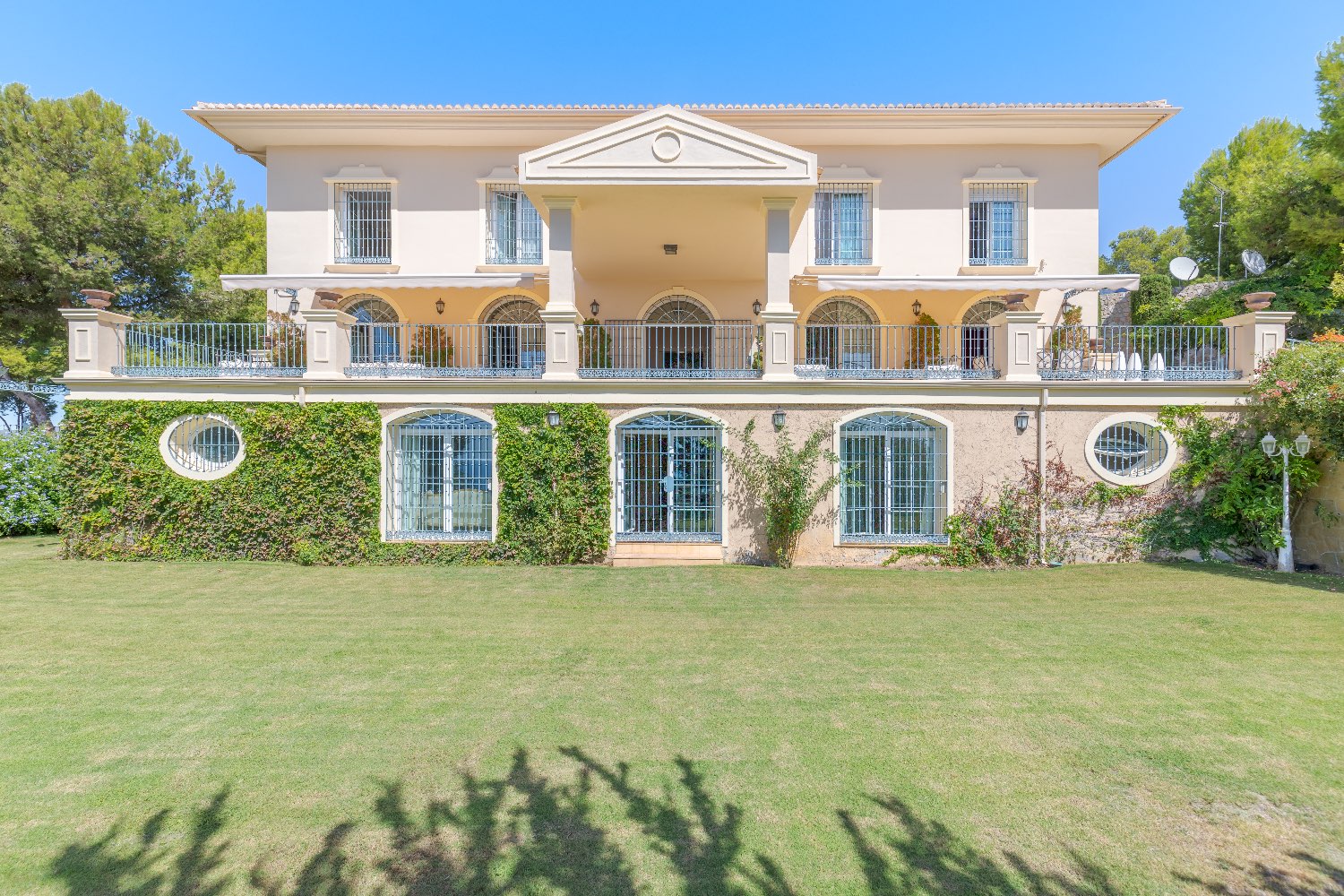 Villa en venta en Pinares de San Antón (Málaga)