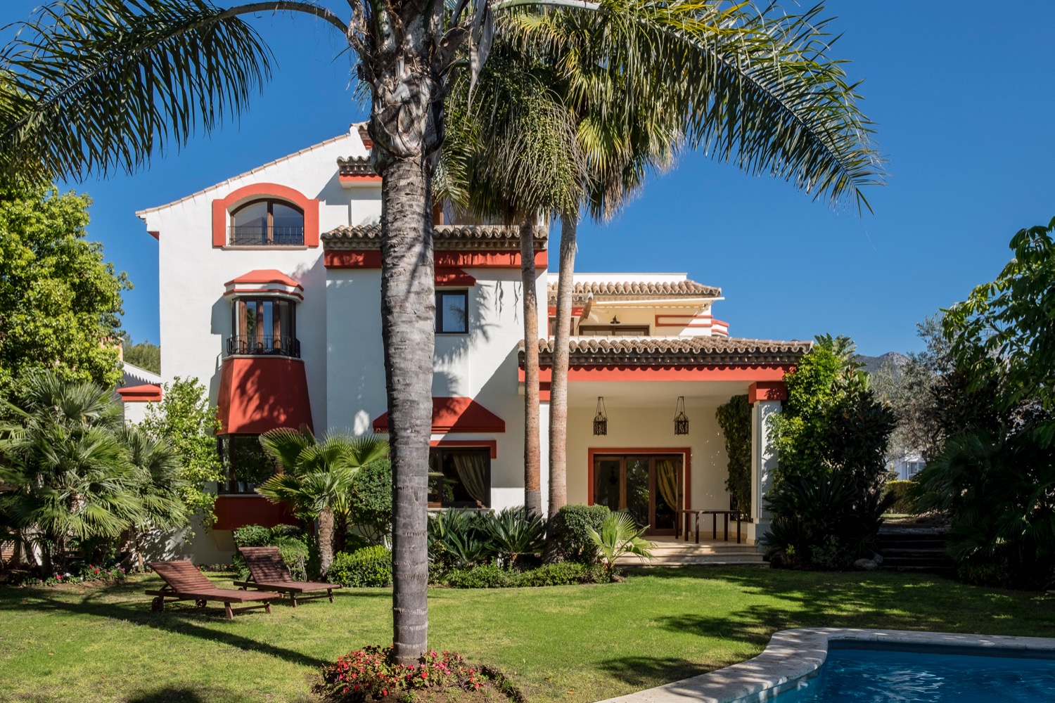 Villa till salu i Lomas de Marbella Club-Puente Romano